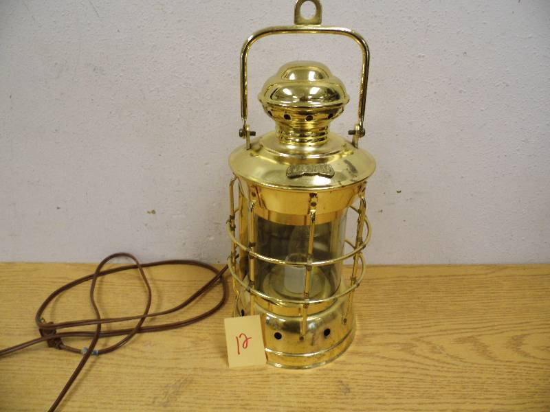 lot 12 image: 17 Masthead Lantern