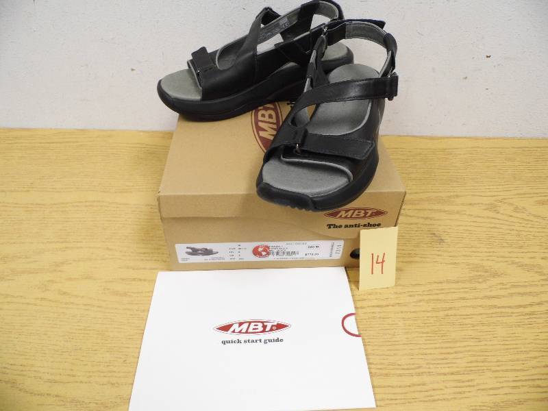 lot 14 image: New MBT Panda Sandal