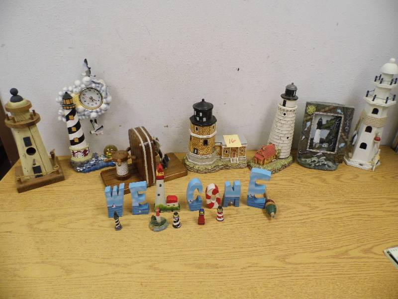 lot 16 image: Lighthouse Items