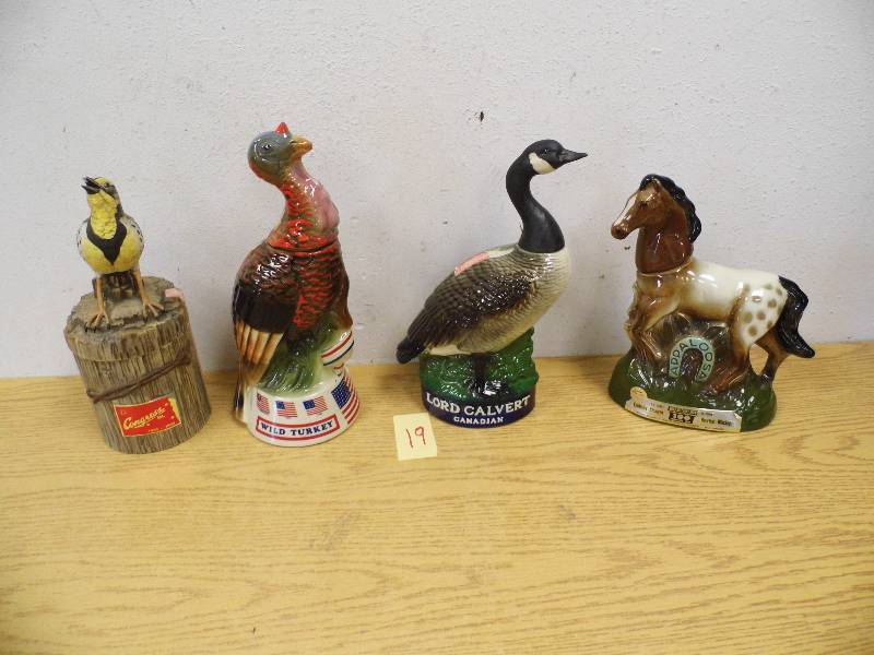 lot 19 image: Collector Liquor Containers