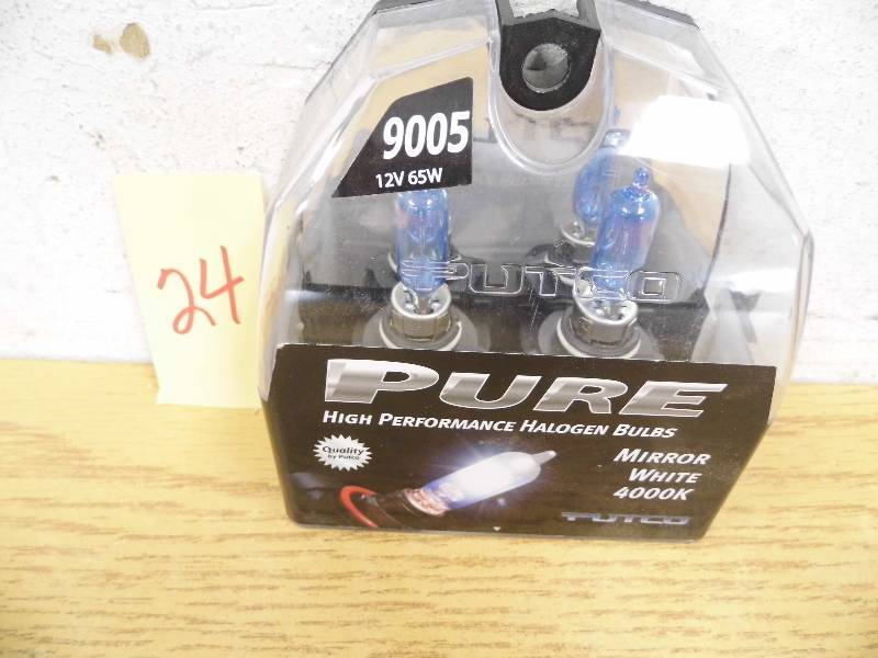 lot 24 image: New Pure Halogen Bulbs