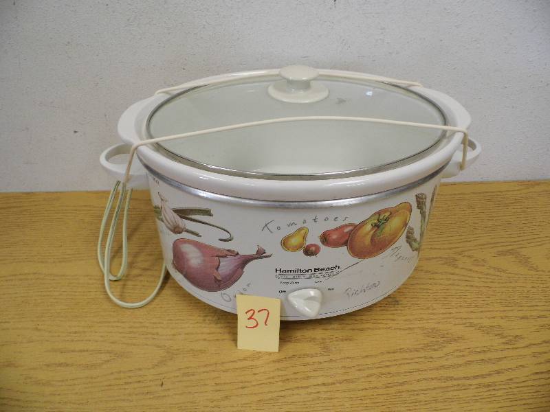 lot 37 image: Hamilton Beach Crockpot