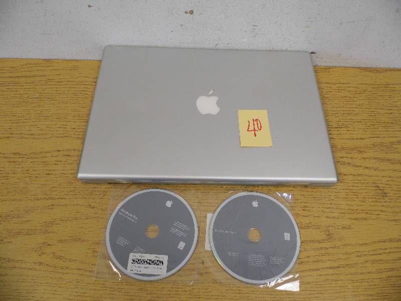 lot 40 image: Mac Book Pro