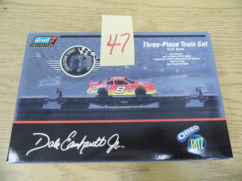 lot 47 image: Dale Earnhardt Jr. Train Set