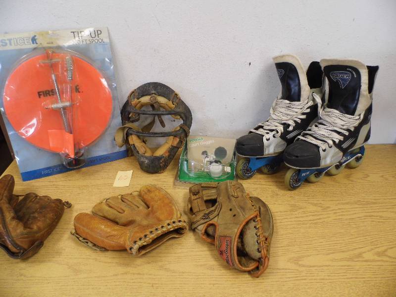 lot 62 image: Sporting Goods w Tote