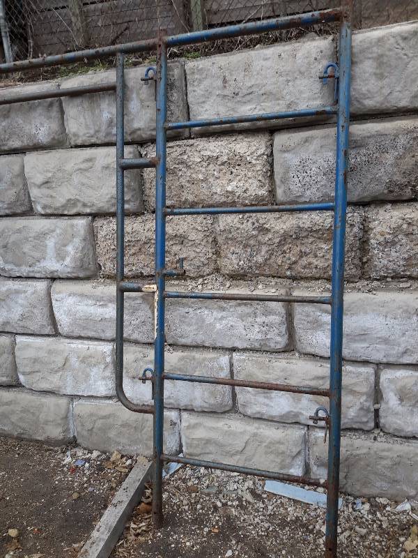 10 Scaffolding end units