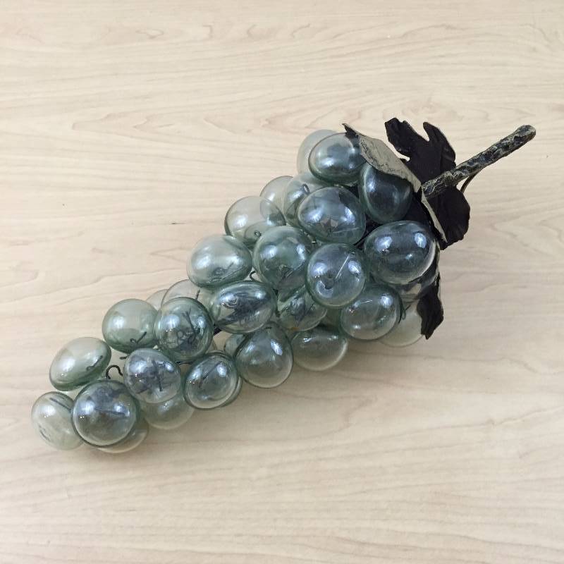Beautiful Vintage Mid Century Modern 16 Bunch Blown Art Glass Grapes Cluster on Wire Vine