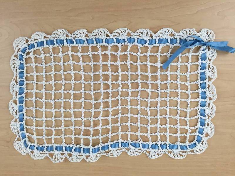 Charming Vintage 4 Handmade Cottage Chic Blue Ribbon & Cream Crochet Lace Placemats