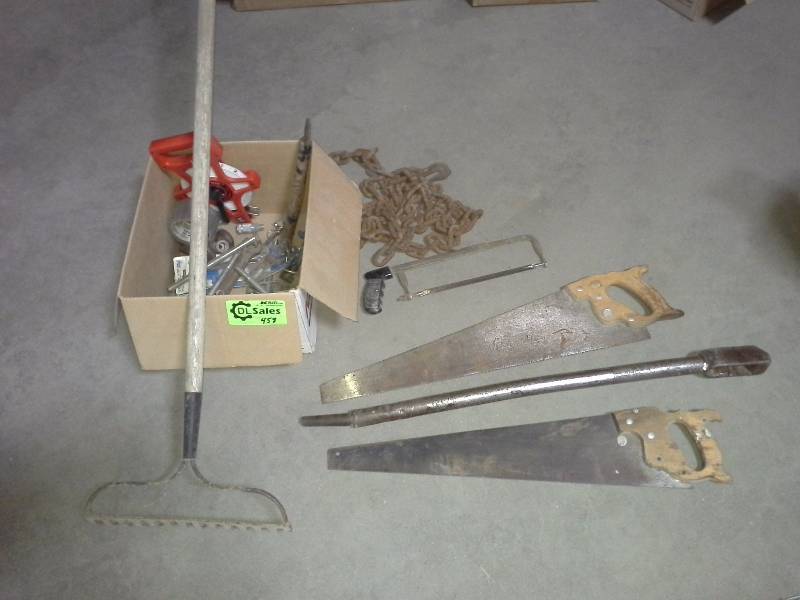 lot 458 image: Miscellaneous Assortment Tools