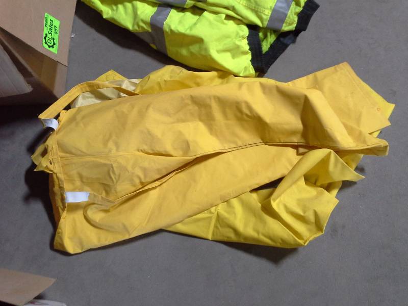 lot 459 image: Safety Gear