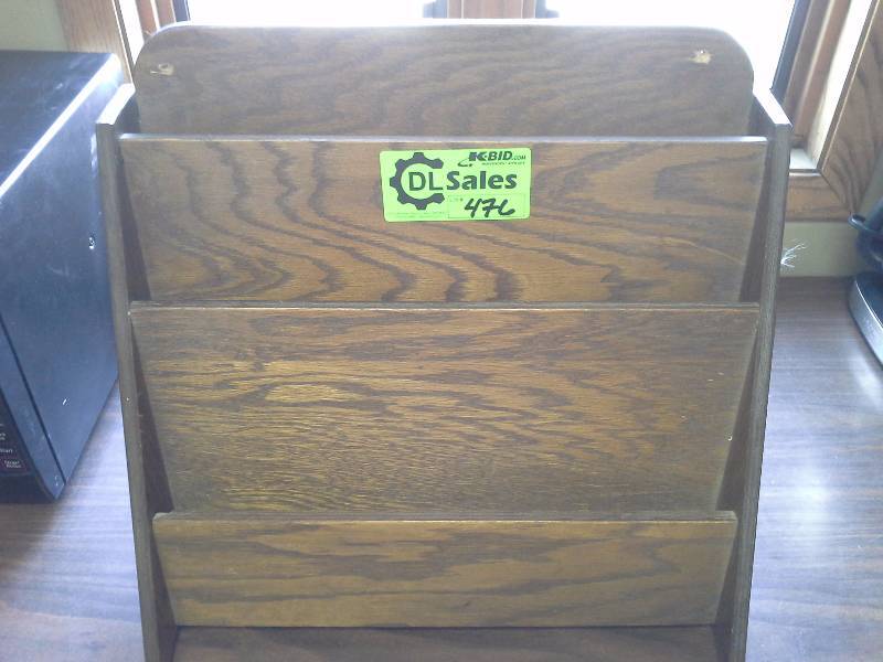 lot 476 image: Magazine Stand