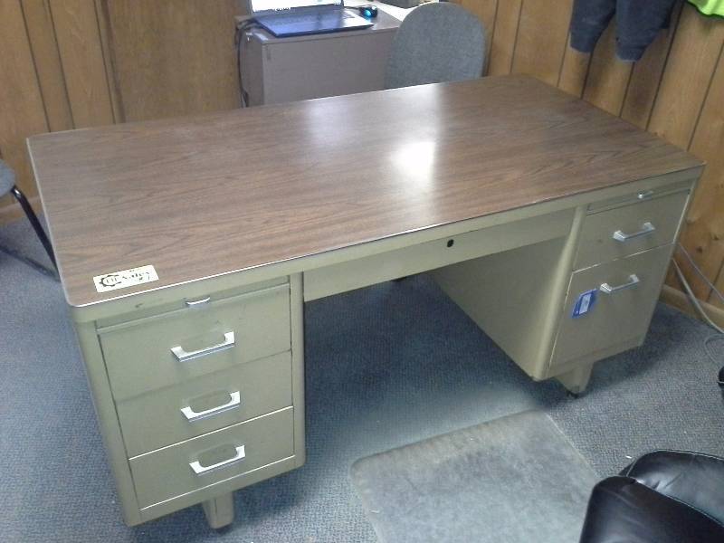 lot 487 image: Office Desk