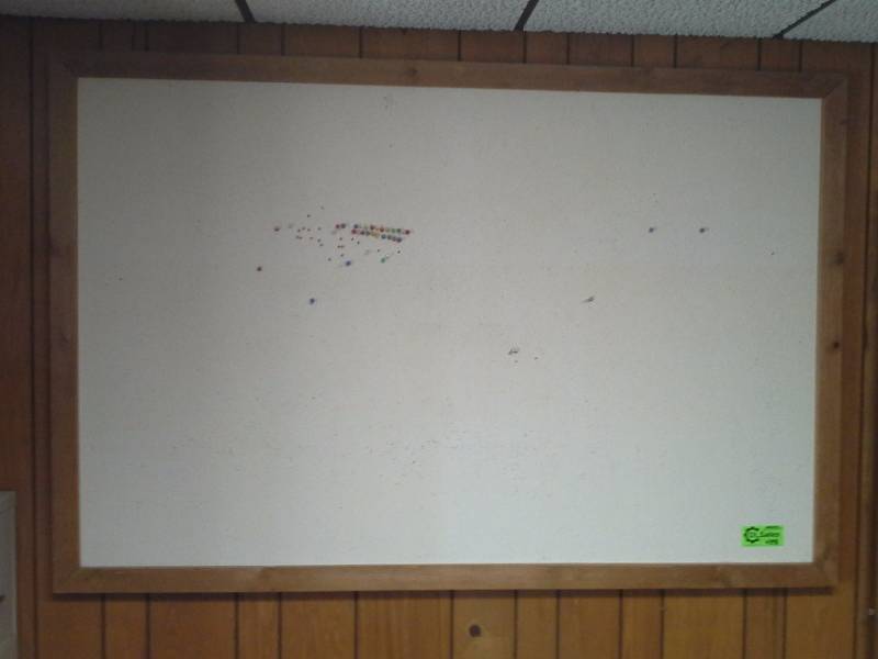 lot 488 image: Bulletin Board