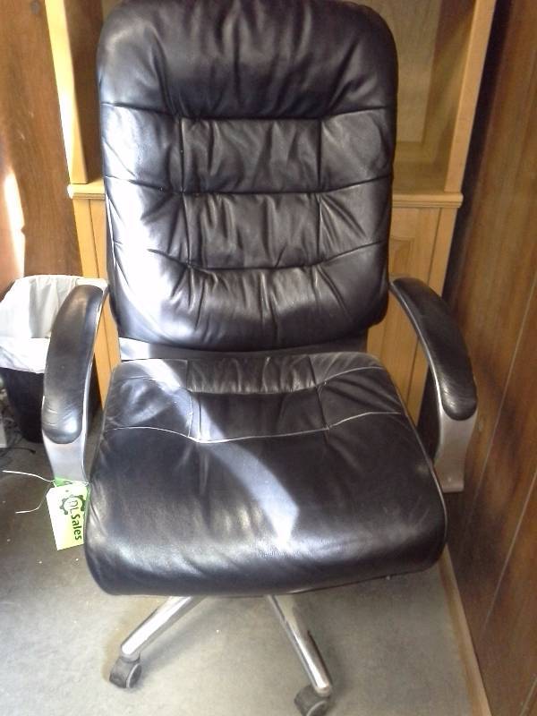 lot 516 image: Office Chair