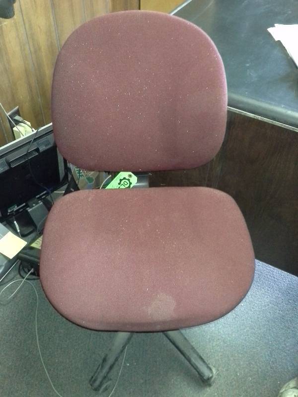 lot 518 image: Office Chairs
