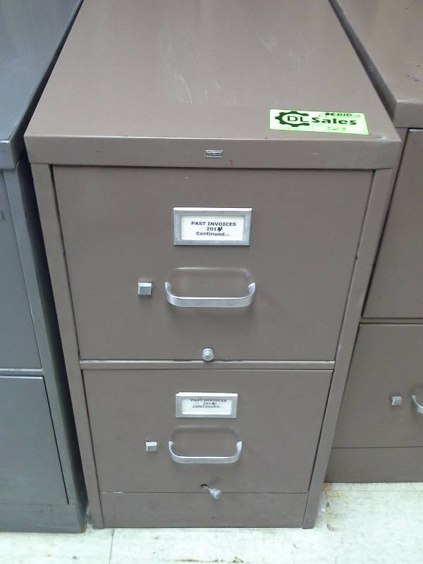 lot 523 image: File Cabinet