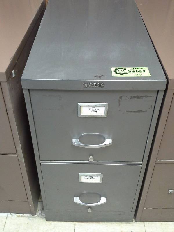 lot 524 image: File Cabinet