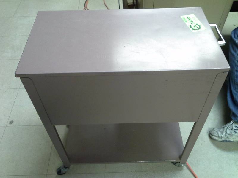 lot 532 image: Rolling Filing Cabinet