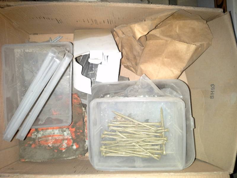 lot 124 image: Miscellaneous Fasteners