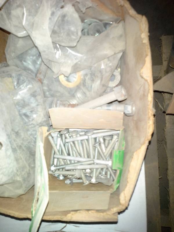 lot 129 image: Miscellaneous Box