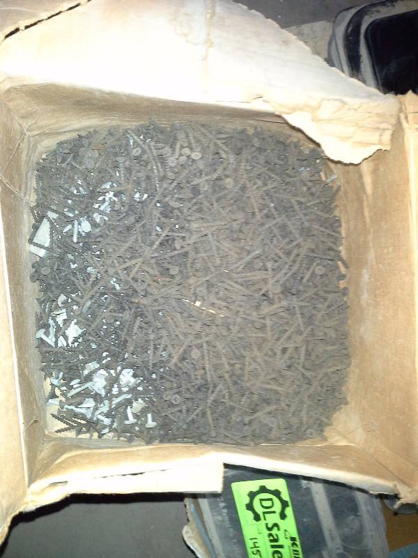 lot 142 image: Sheetrock Screws