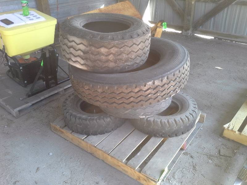lot 362 image: Tires