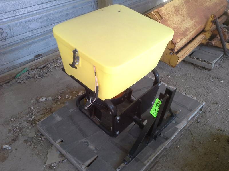 lot 360 image: SanderSpreader