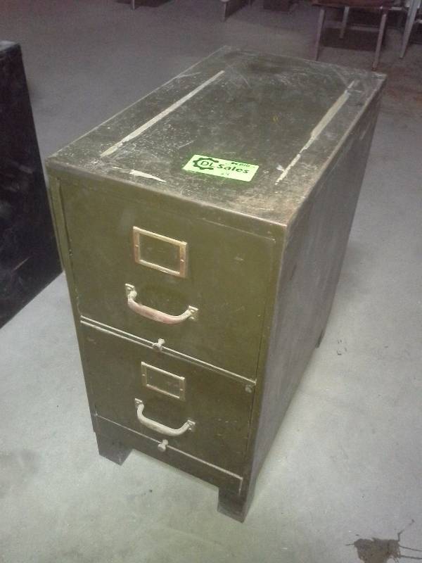 lot 24 image: 2 Drawer Fileing Cabinet