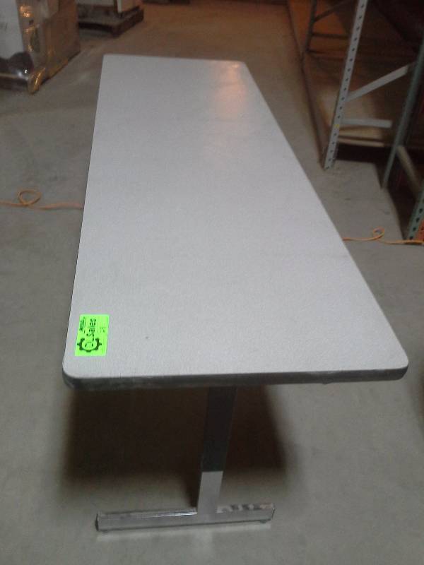 lot 28 image: Adjustable Work Surface