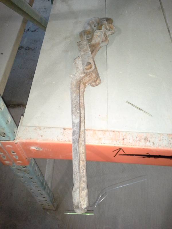 lot 77 image: Load Binder