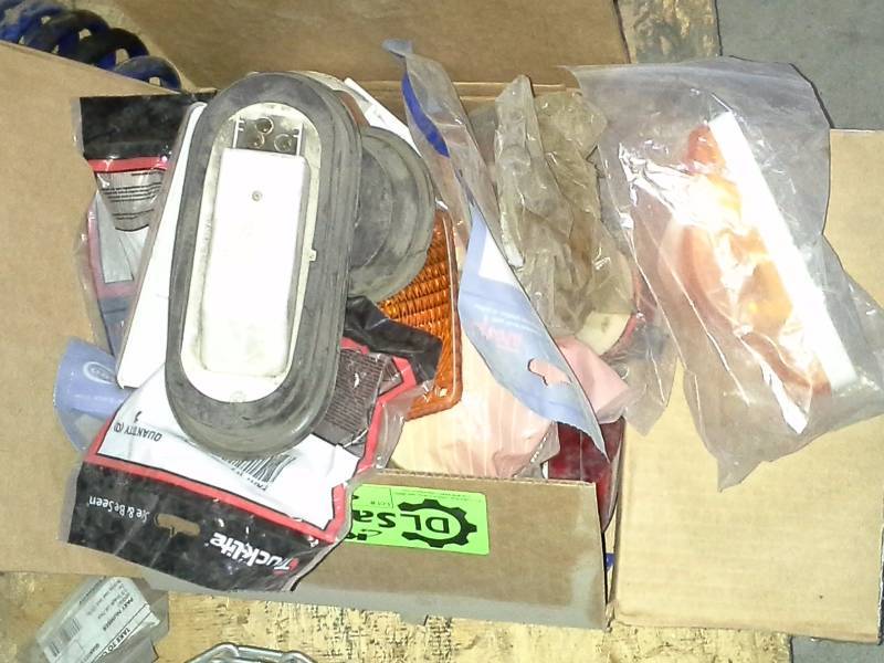 lot 85 image: Miscellaneous Trailer Lights
