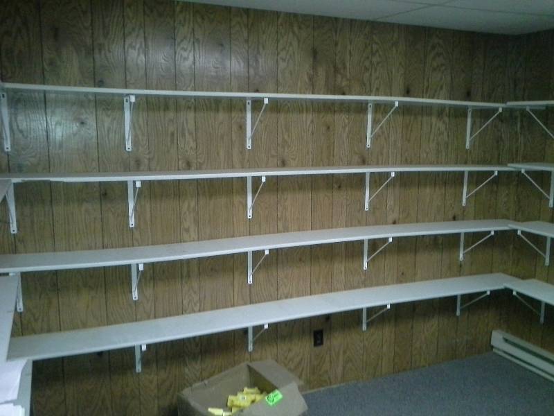 lot 285 image: Shelving With Brackets
