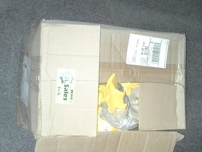 lot 302 image: Box of Deck Mate TXB1017 Gapping Tools