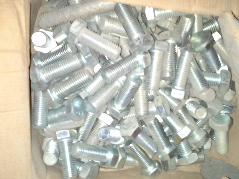 lot 105 image: Box of Bolts