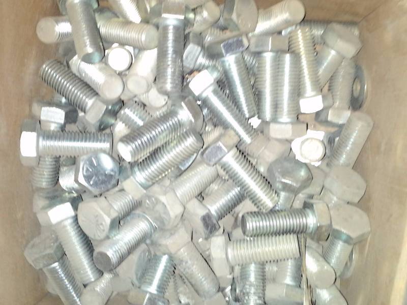 lot 106 image: Box of Bolts