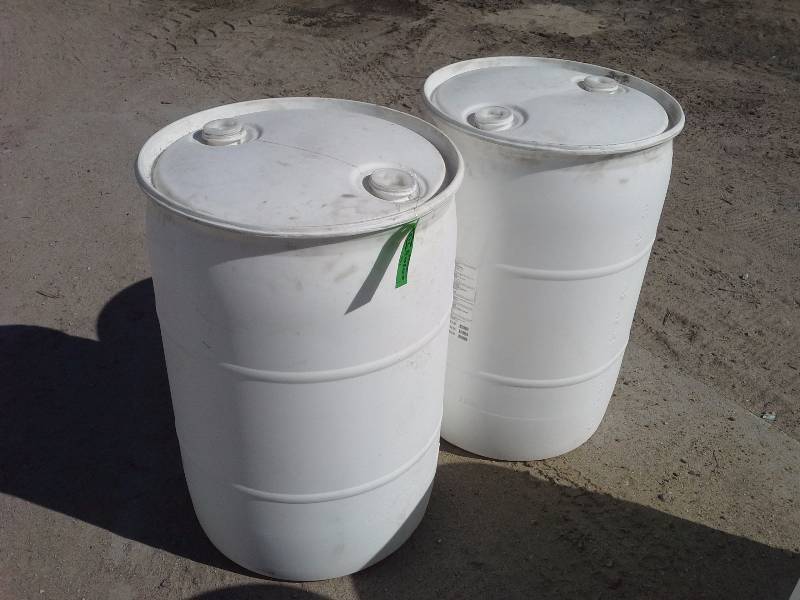 lot 401 image: Plastic Barrels