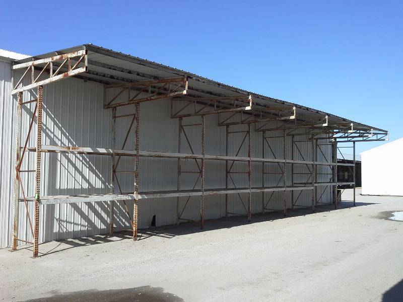 lot 308 image: Covered pallet racking with roof