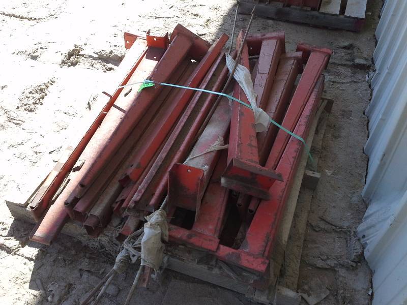 lot 389 image: Pallet of Cantilever Arms