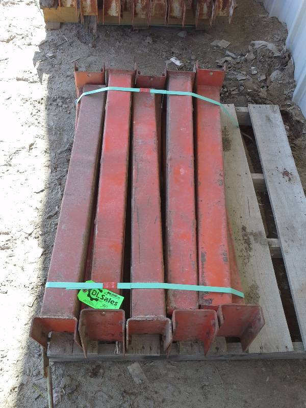 lot 390 image: Pallet of Cantilever Arms