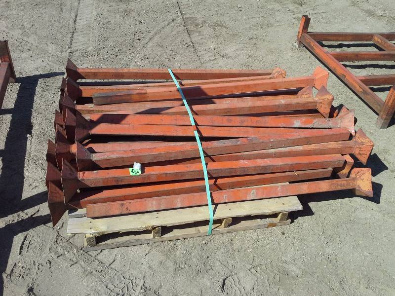 lot 435 image: Metal Storage Rack Leg