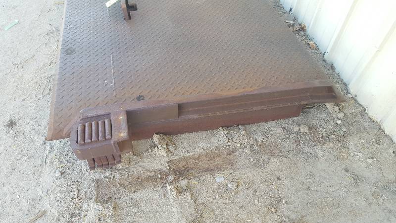 lot 558 image: Steel Dock Plate