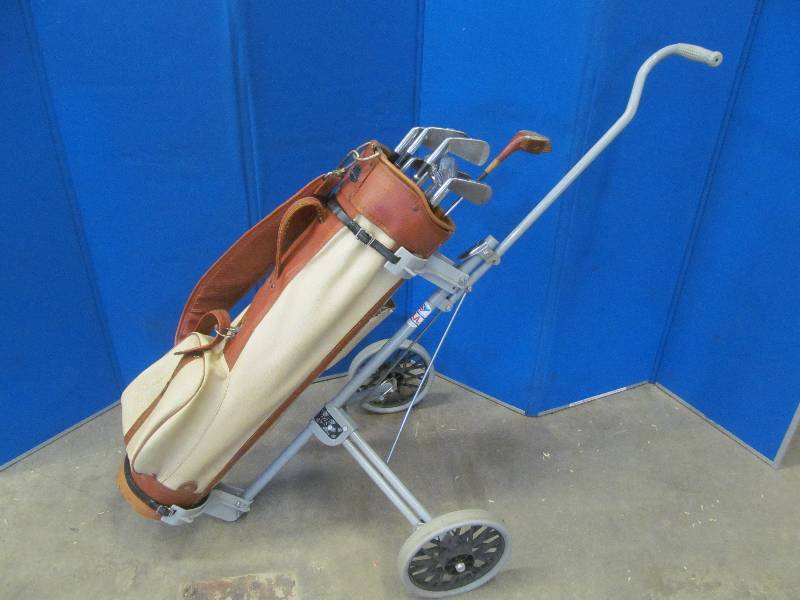 Golf cart , bag , clubs