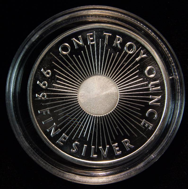 1 TROY OZ. .999 FINE SILVER ROUND SUNSHINE MINTING IN AIRTITE HOLDER