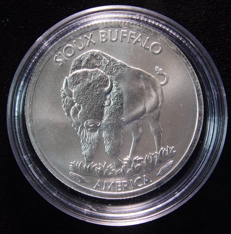 1 TROY Oz. .999 FINE SILVER ROUND SIOUX SOVEREIGN NATION DESIGN IN AIRTITE HOLDER