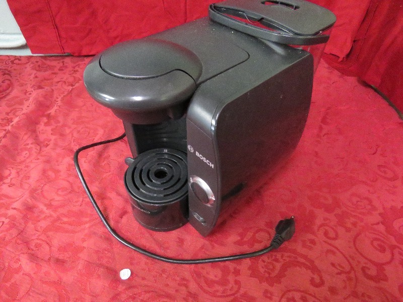 lot 3 image: Tassimo Coffee Maker