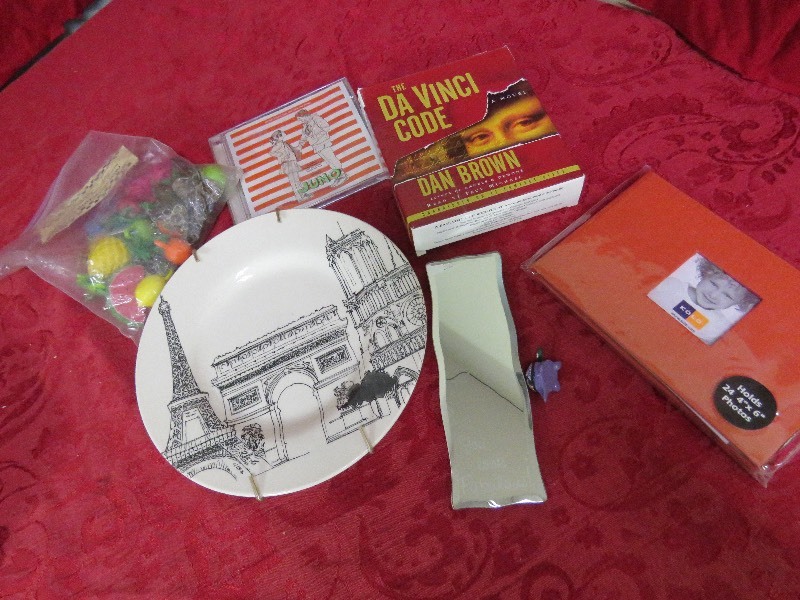 lot 19 image: This and That