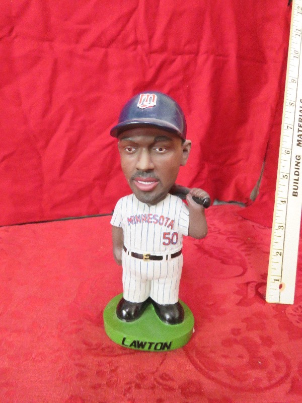 lot 51 image: MN Twins Bobblehead - Lawton