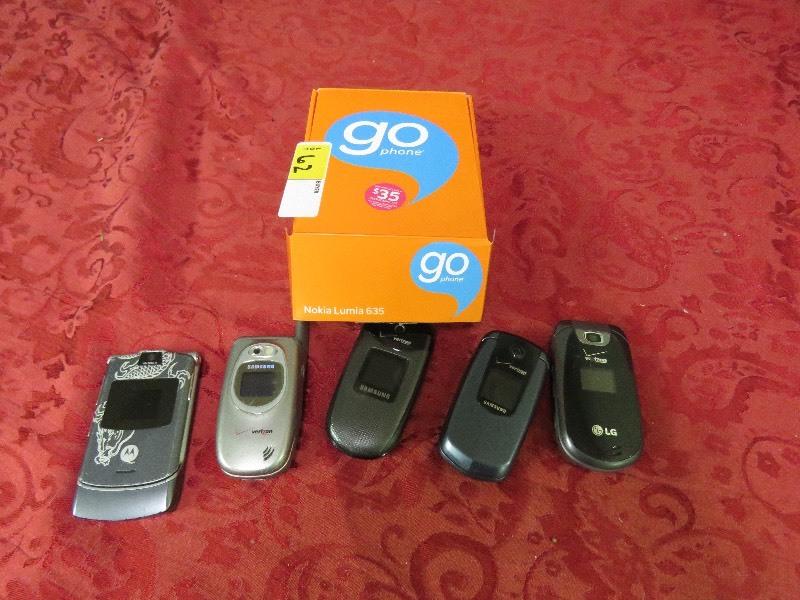 lot 62 image: Lot of Cell Phones