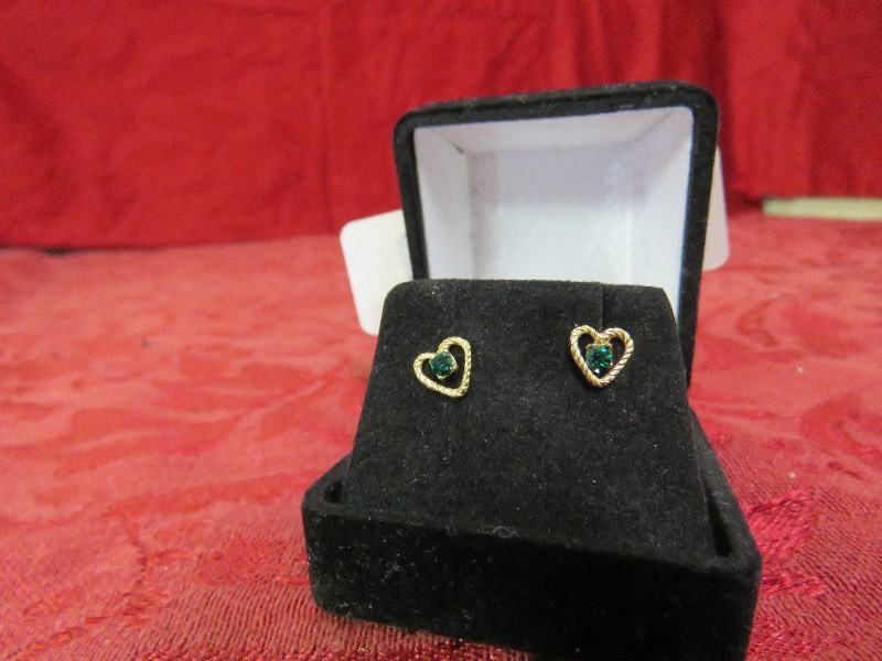 lot 67 image: Pair of Earrings