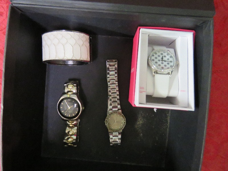 lot 84 image: Watch Lot